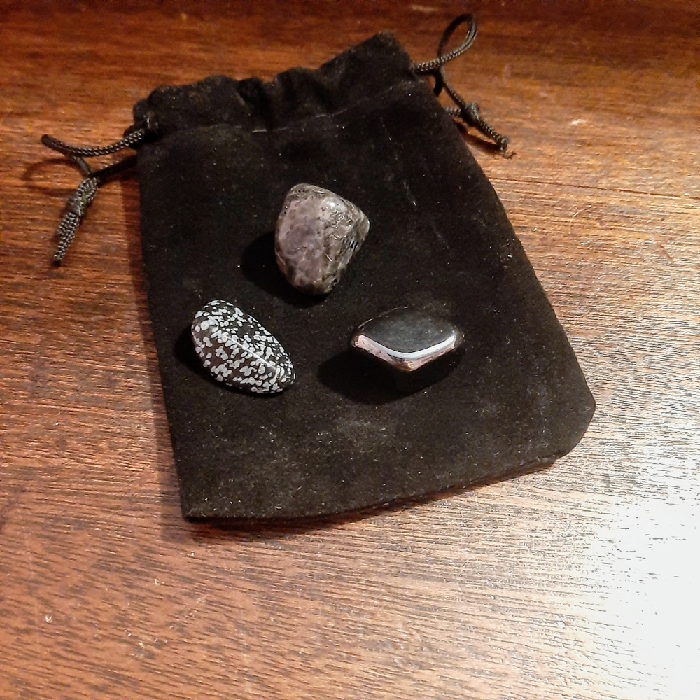 Crystals Set With Drawstring Bag - Picture 5 of 6
